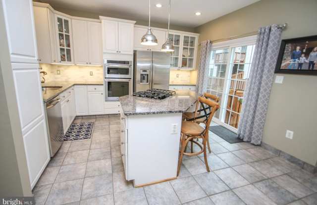 11469 ROTHBURY SQUARE Gallery 4