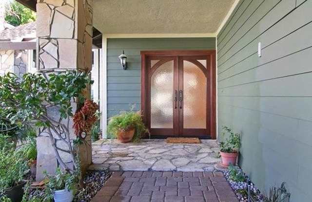 28632 Silverton Drive Gallery 1