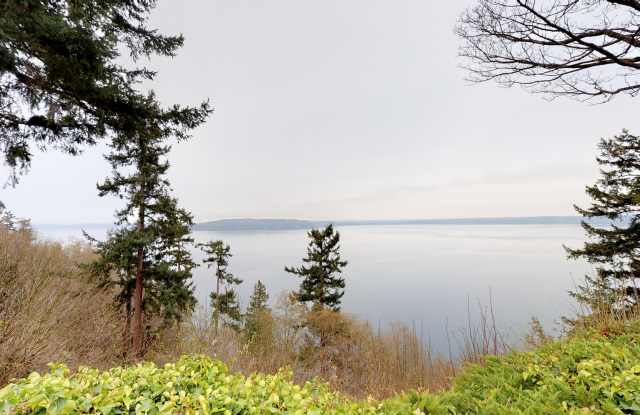 Normandy Park, partially furnished, Spectacular views 3810 sf, Living, Bonus, Sunroom and more, great for Entertaining! Available NOW!! - 19401 Edgecliff Drive Southwest, Normandy Park, WA 98166