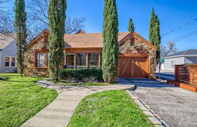 411 S Britain Road - 411 South Britain Road, Irving, TX 75060