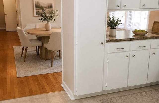Spacious 3/4 Bedroom, 2 Bathroom Home with Garage and Basement on Holly Street Gallery 3
