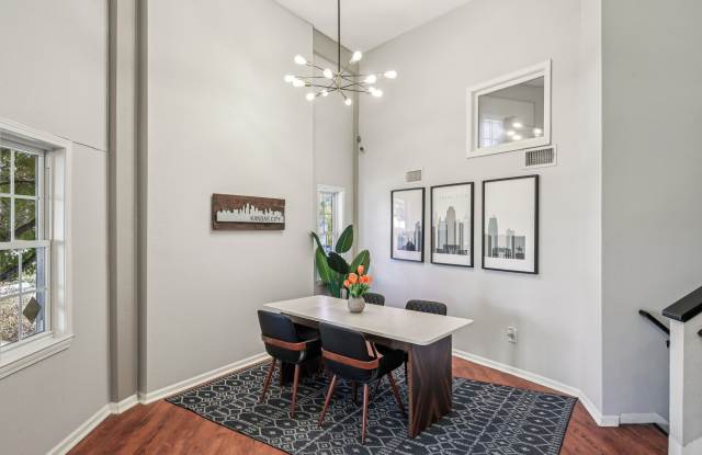 Latitude 72 Apartment Homes Gallery 4