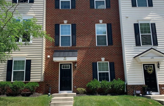 652 E CHESTNUT STREET - 652 East Chestnut Street, Souderton, PA 18964