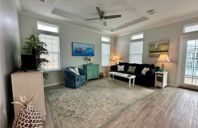 352 NE Starboard Drive Gallery 4