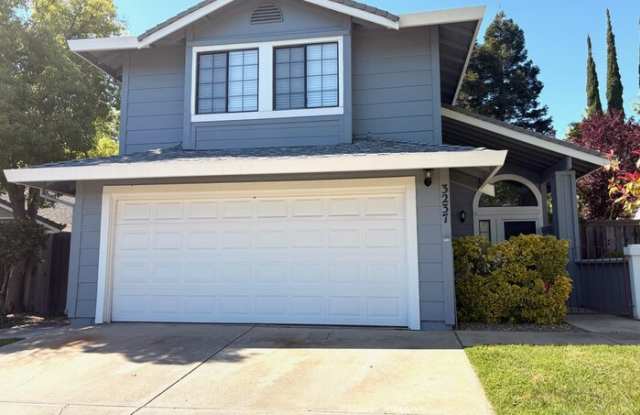 3237 Lowther Way photos photos
