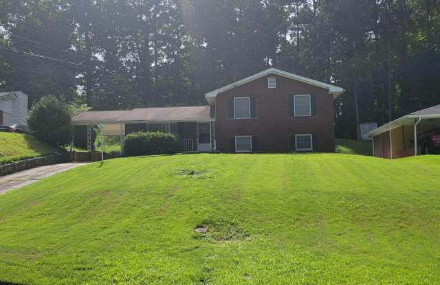 Don't miss out on this opportunity to rent a move-in-ready home that caters to modern living. Gallery 4