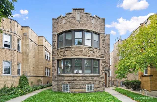 6738 N Rockwell Street photos photos