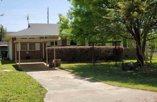 407 Cherokee Drive - 407 Cherokee Drive, Warner Robins, GA 31093