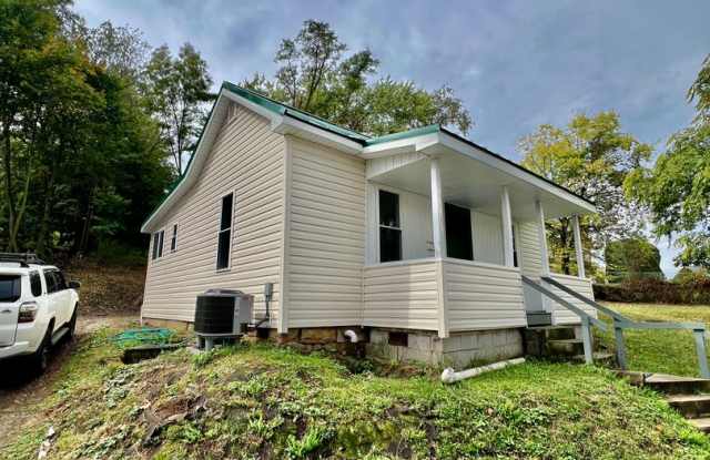 400 White Avenue Gallery 4