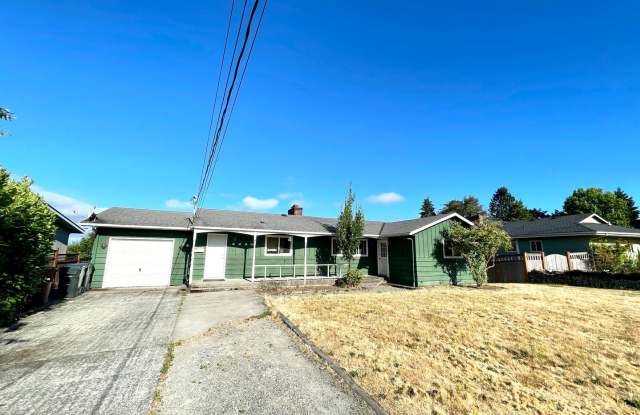 4-Bedroom North Tacoma Home with Stunning Views and Spacious Living photos photos