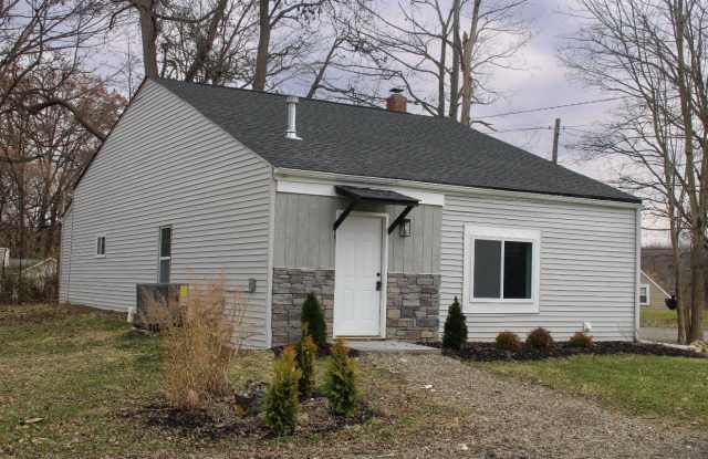 842 Lloyd Avenue photos photos