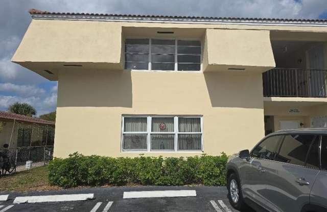 7511 NW 44th Ct photos photos