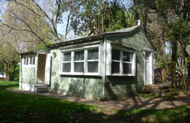 Studio House Blocks from CSUC! photos photos