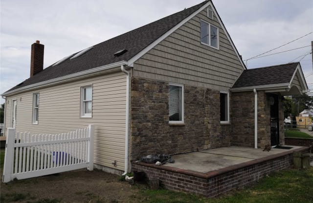 452 Albern Ave - 452 Albern Avenue, Oceanside, NY 11572
