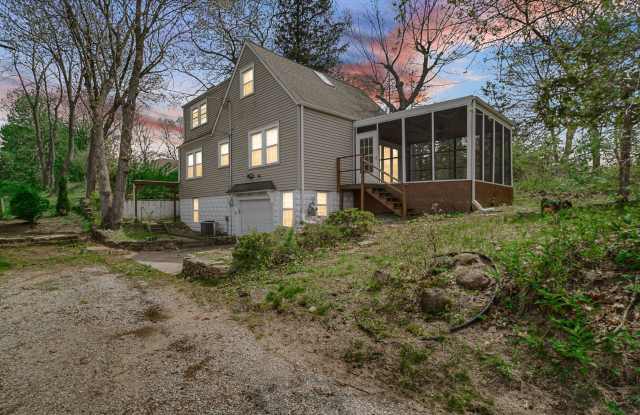 Miller Beach Living – Walk to the Lake! photos photos