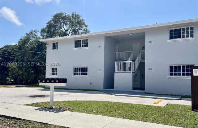 800 SW 10th Ave Gallery 2
