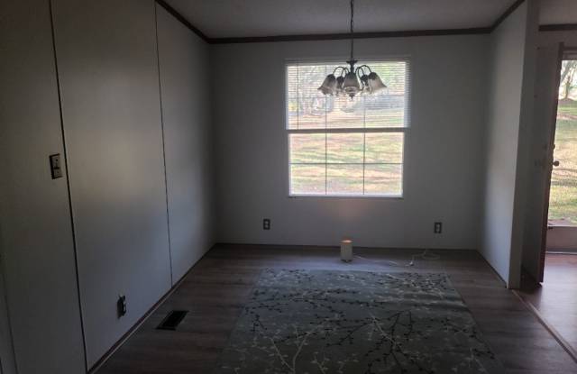 5062 Silas Creek Road Gallery 4