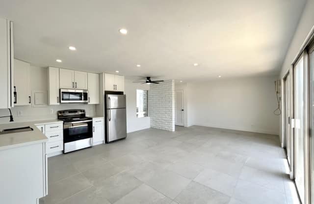 AVAILABLE NOW! NEWLY RENOVATED 1 Bedroom 1 Bathroom Apartment in Palm Springs!! photos photos