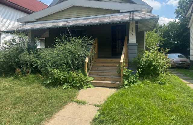 Charming 4-Bedroom Property in Prime Location photos photos