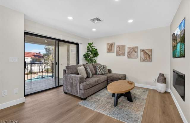 4854 Nara Vista Way Gallery 2