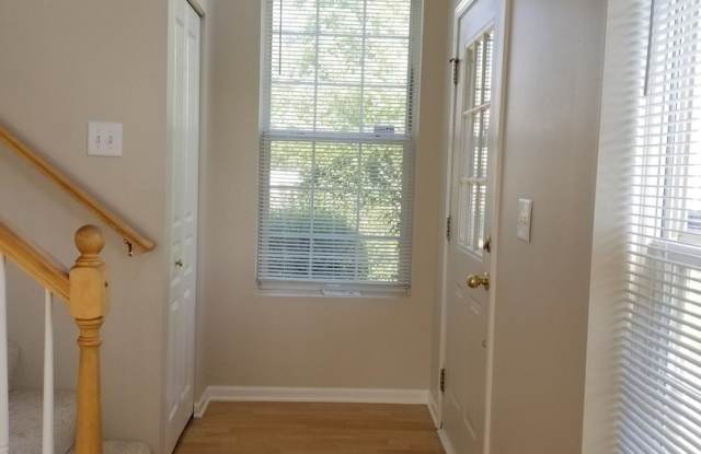 1060 Stamford Court Gallery 3