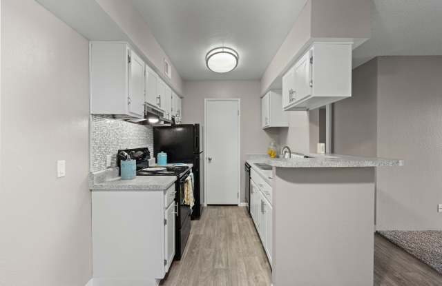 River Oaks Apartments photos photos