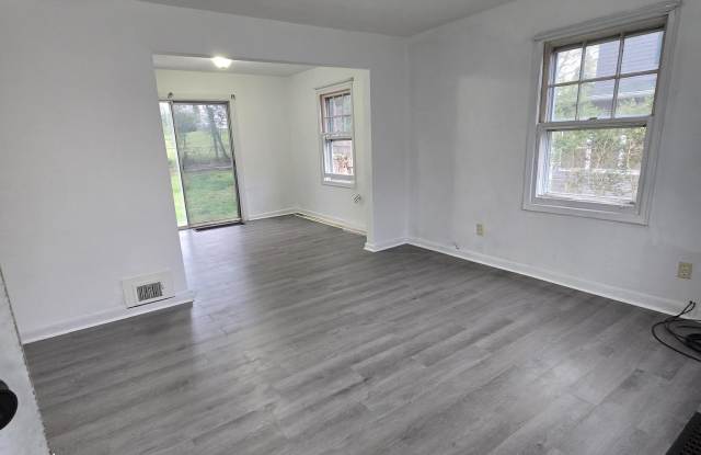 21676 N ESSEX Drive Gallery 4