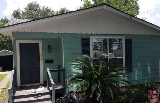 2277 Edinburgh Avenue - 2277 Edinburgh Avenue, Baton Rouge, LA 70808