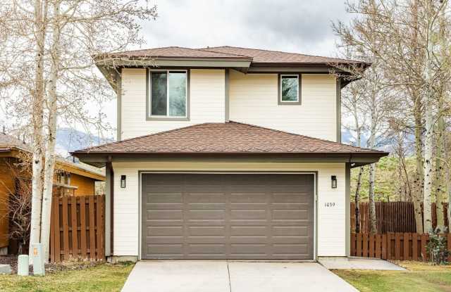 Blackhawk Station Comfortable 3-Bed photos photos