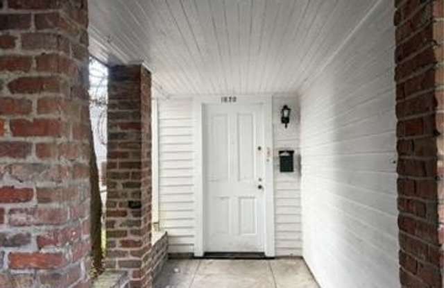 1620 THIRD Street Gallery 3