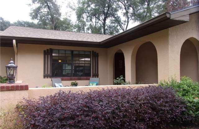 6715 E Red Robin Lane Gallery 3
