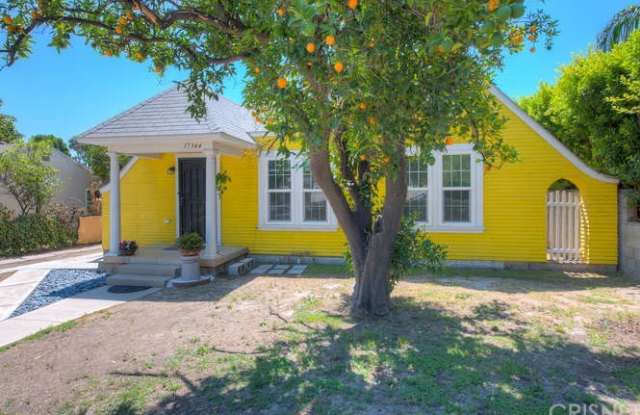 17344 Los Alimos Street Gallery 2