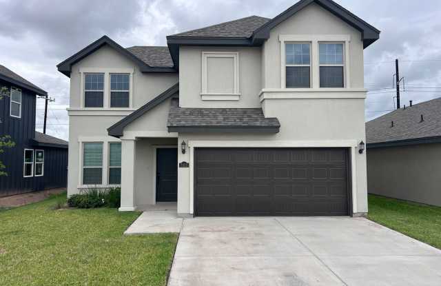 Beautiful 4-bed/3.5 bath Home in Edinburg photos photos