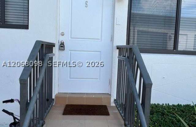 2121 SW 14th Ter Gallery 4