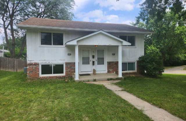 1010 Linden Dr photos photos