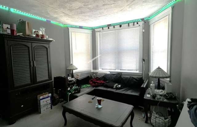 2 Bed/2 Bath in Fenway Gallery 4