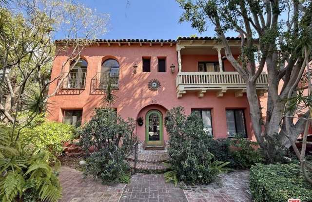 840 Huntley Dr unit: 2 photos photos