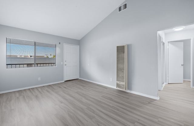 Roswell Avenue (905) photos photos