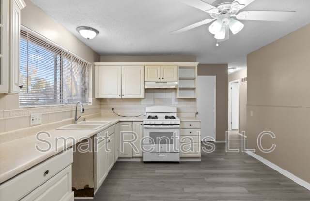 695 Charvel Drive photos photos