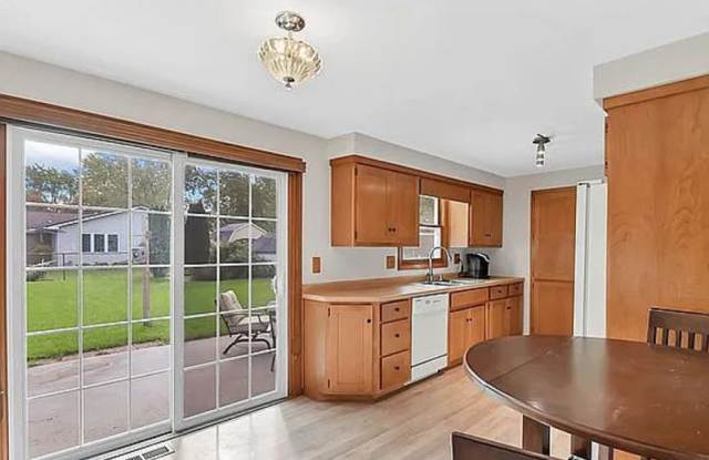 2217 Barberry Lane Gallery 4