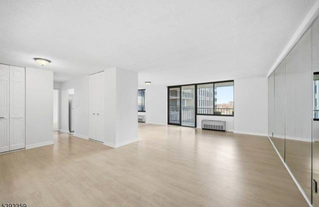 300 Winston Dr - 300 Winston Drive, Cliffside Park, NJ 07010 300 Winston Dr - 300 Winston Drive, Cliffside Park, NJ 07010