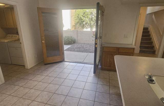 333 E Lilac Dr Gallery 3