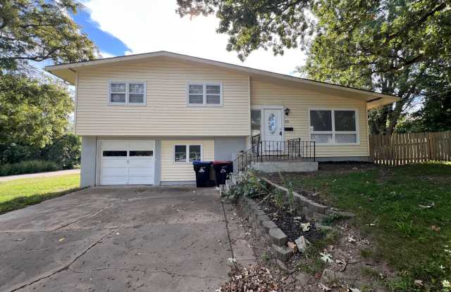 301 10th Street - 301 10th Street, Warrensburg, MO 64093