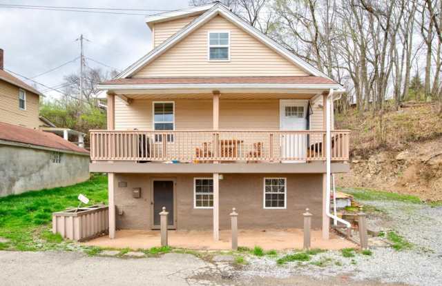 3 bedroom home - 116 Riverview Avenue, Aliquippa, PA 15001
