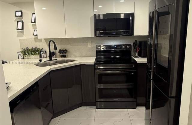 55 E 4th St photos photos