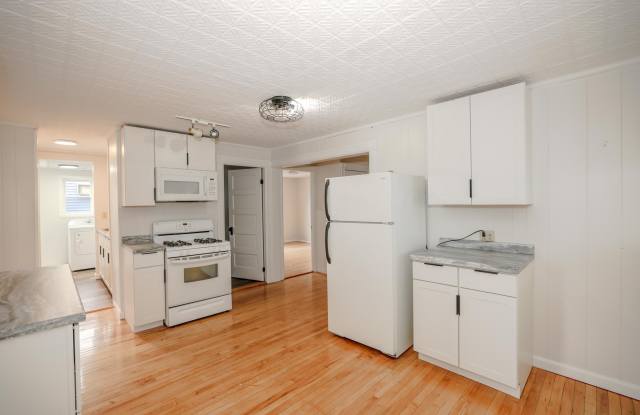 564 Rockland Avenue Gallery 2