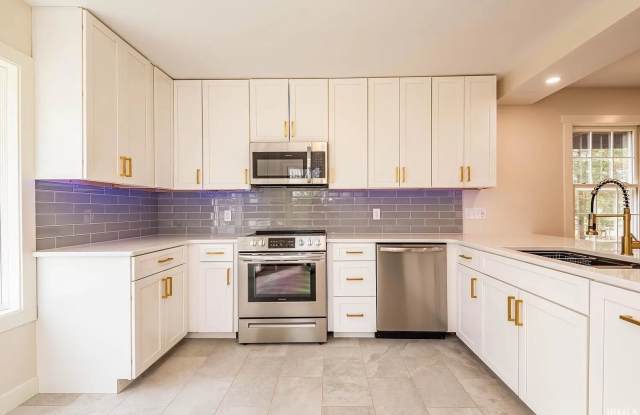 Complete Eastside Renovation - 4BR/4BA Large yard/Deck photos photos