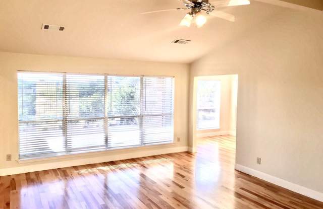 18604 Lakeland Dr Gallery 4