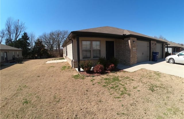 1208 Haden - 1208 S Haden St, Siloam Springs, AR 72761