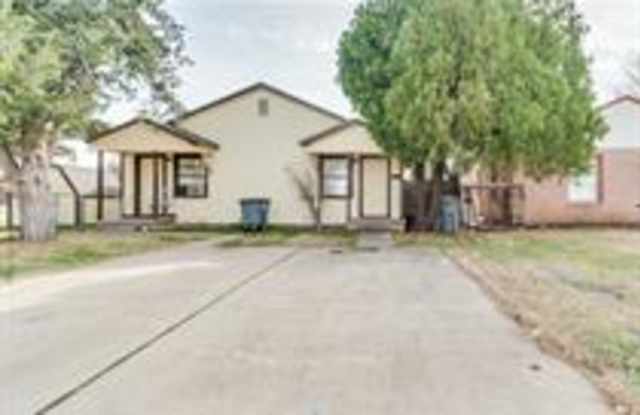 1302 Northwest Kingsbury Avenue - 1 photos photos